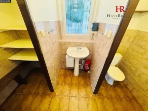 Pronájem obchodního prostoru, Benešov, Masarykovo náměstí, 60 m2