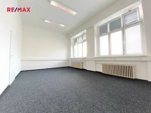 Pronájem kanceláře, Hradec Králové, Pražská třída, 50 m2
