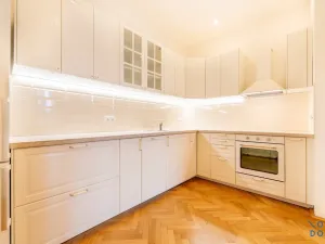 Prodej bytu 3+1, Praha - Nové Město, Masarykovo nábřeží, 100 m2