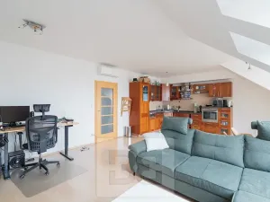 Pronájem bytu 2+kk, Praha - Dolní Chabry, U jízdárny, 81 m2