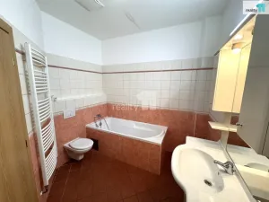 Pronájem bytu 2+kk, Praha - Vysočany, Kolbenova, 87 m2