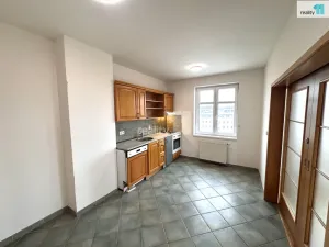 Pronájem bytu 1+kk, Praha - Vysočany, Kolbenova, 100 m2