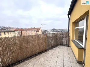 Pronájem bytu 1+kk, Praha - Vysočany, Kolbenova, 100 m2