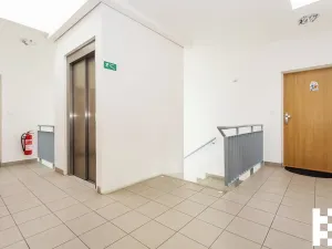 Pronájem bytu 3+kk, Praha - Hloubětín, Nademlejnská, 92 m2