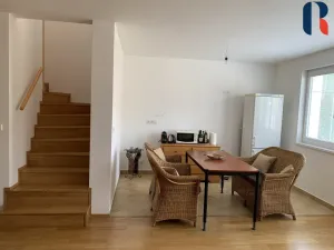 Pronájem rodinného domu, Praha - Dolní Chabry, Klášterecká, 173 m2