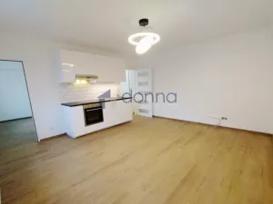 Pronájem bytu 2+kk, Praha, Vrbenského, 40 m2