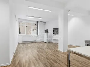 Pronájem kanceláře, Praha - Kobylisy, Nad Šutkou, 58 m2