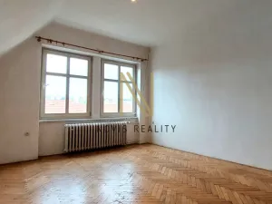 Pronájem bytu 1+1, Domažlice, náměstí Míru, 31 m2