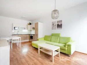 Pronájem bytu 2+kk, Praha - Dolní Měcholupy, Kardausova, 48 m2