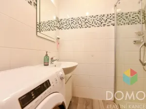 Prodej bytu 1+1, Praha, Vrázova, 33 m2