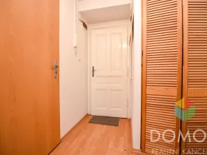 Prodej bytu 1+1, Praha, Vrázova, 33 m2