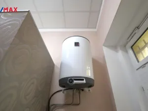 Pronájem obchodního prostoru, Karlovy Vary, Jugoslávská, 31 m2