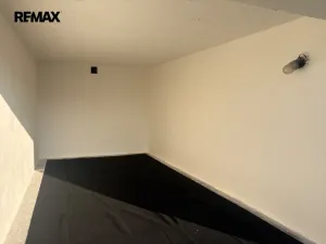 Pronájem garáže, Hradec Králové, Bratří Štefanů, 17 m2