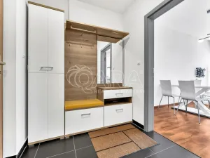 Pronájem bytu 3+kk, Praha - Vršovice, U Roháčových kasáren, 71 m2