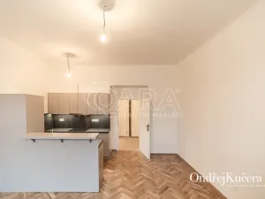 Pronájem bytu 2+kk, Praha - Staré Město, Kaprova, 60 m2