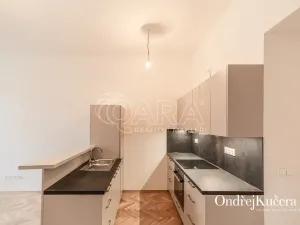 Pronájem bytu 2+kk, Praha - Staré Město, Kaprova, 62 m2