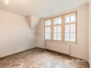 Pronájem bytu 2+kk, Praha - Staré Město, Kaprova, 62 m2