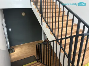 Pronájem kanceláře, Mariánské Lázně, třída Vítězství, 16 m2