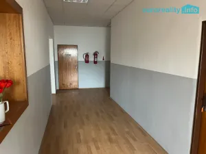 Pronájem kanceláře, Mariánské Lázně, třída Vítězství, 64 m2