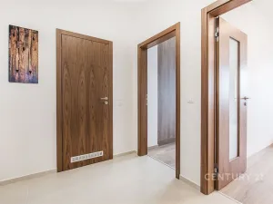 Pronájem bytu 2+kk, Praha, Saarinenova, 51 m2