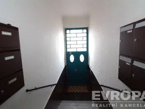 Pronájem bytu 1+kk, Praha - Nusle, U Jedličkova ústavu, 34 m2