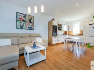 Prodej bytu 3+kk, Šestajovice, Komenského, 77 m2