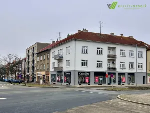 Pronájem obchodního prostoru, Hodonín, nám. 17. listopadu, 535 m2