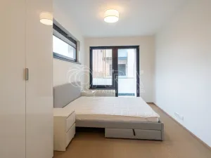 Pronájem bytu 2+kk, Praha - Malešice, Azzoniho, 51 m2