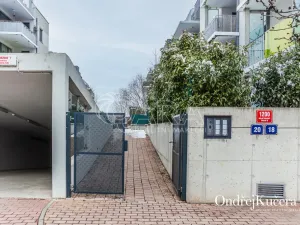 Pronájem bytu 4+kk, Praha - Dolní Chabry, K Beranovu, 188 m2