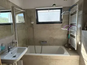 Prodej rodinného domu, Králův Dvůr, Tři Vršky, 130 m2