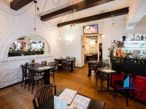 Pronájem restaurace, Praha - Bubeneč, Šmeralova, 114 m2