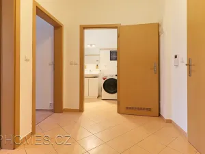 Pronájem bytu 2+kk, Praha - Řepy, Skuteckého, 52 m2
