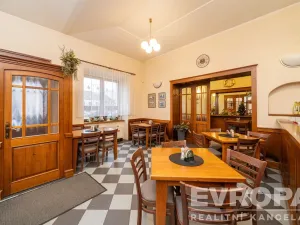 Prodej rodinného domu, Hořice, náměstí Jiřího z Poděbrad, 330 m2