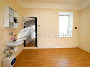 Pronájem kanceláře, Brno - Židenice, Stejskalova, 73 m2