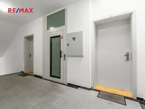 Pronájem bytu 1+kk, Praha - Dejvice, Velvarská, 44 m2