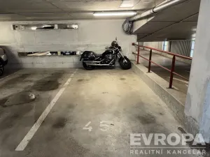 Prodej garážového stání, Praha - Horní Měcholupy, Boloňská, 14 m2