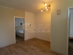 Pronájem bytu 3+1, Praha - Troja, Svídnická, 74 m2