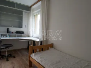 Pronájem bytu 3+1, Praha - Troja, Svídnická, 74 m2