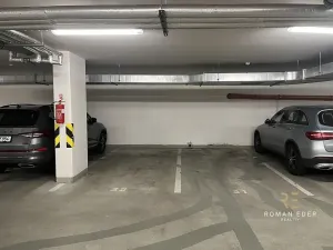 Pronájem garážového stání, Praha - Košíře, Pod školou, 13 m2