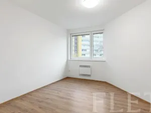 Pronájem bytu 1+kk, Praha - Hloubětín, Kukelská, 20 m2