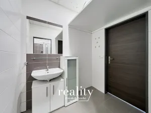 Pronájem obchodního prostoru, Znojmo, Bezručova, 72 m2