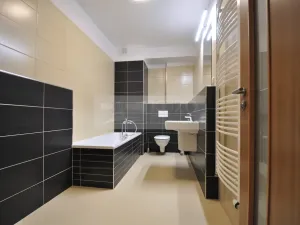 Pronájem bytu 2+kk, Praha, Zakšínská, 56 m2