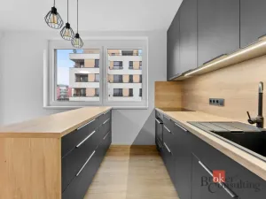 Pronájem bytu 2+kk, Hradec Králové, Pod Svahem, 50 m2