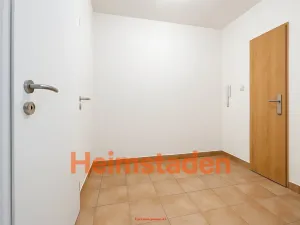 Pronájem bytu 2+kk, Ostrava - Poruba, náměstí Boženy Němcové, 35 m2