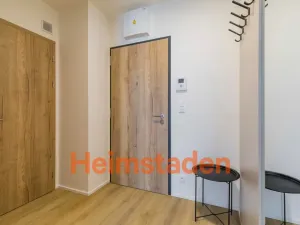 Pronájem bytu 2+kk, Praha - Holešovice, U Pergamenky, 54 m2