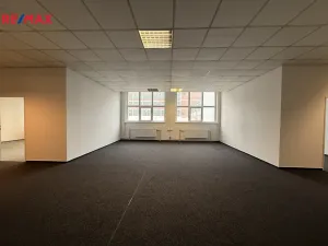 Pronájem kanceláře, Zlín, Vavrečkova, 146 m2
