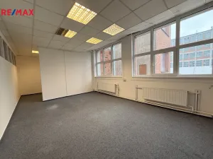 Pronájem kanceláře, Zlín, Vavrečkova, 146 m2