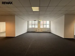Pronájem kanceláře, Zlín, Vavrečkova, 146 m2