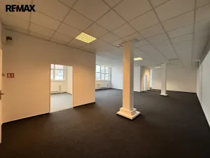 Pronájem kanceláře, Zlín, Vavrečkova, 146 m2