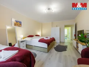 Prodej bytu 2+1, Karlovy Vary, nábřeží Jana Palacha, 63 m2